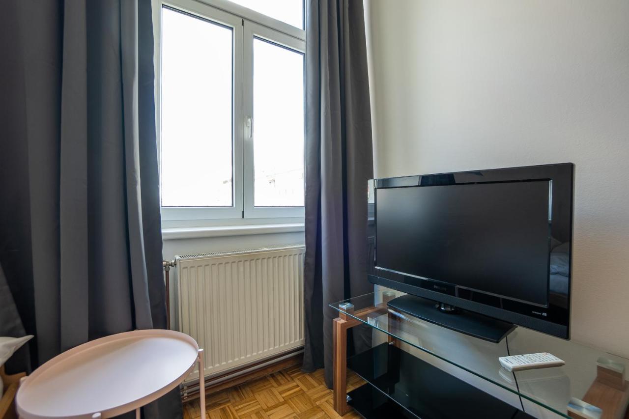 Two Bedrooms Family Nice Apartment فيينا المظهر الخارجي الصورة